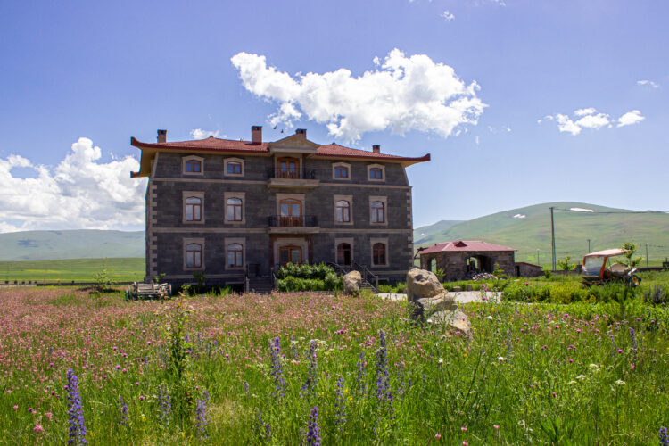 Çıldır Gölü Taş Konak