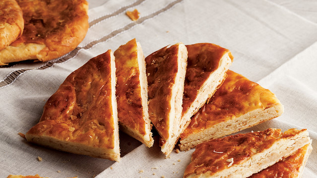 “Kete” (Regional Meatpie)